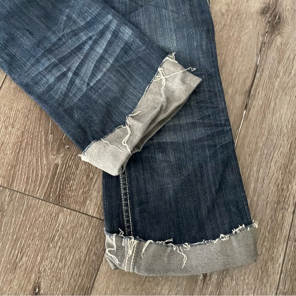 Cowgirl Tuff Don't Fence Me In Cropped Jeans - Medium Wash Size 26 - Picture 3 of 9